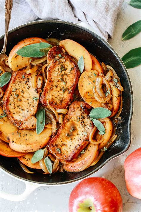 How many protein are in grilled pork chops with apples - calories, carbs, nutrition