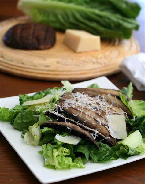 How many protein are in grilled portobello caesar entree salad - calories, carbs, nutrition