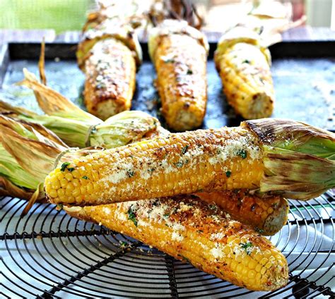 How many protein are in grilled sweet corn on the cob 