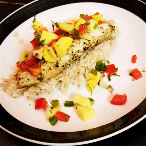 How many protein are in grilled tilapia with mango jicama relish - calories, carbs, nutrition