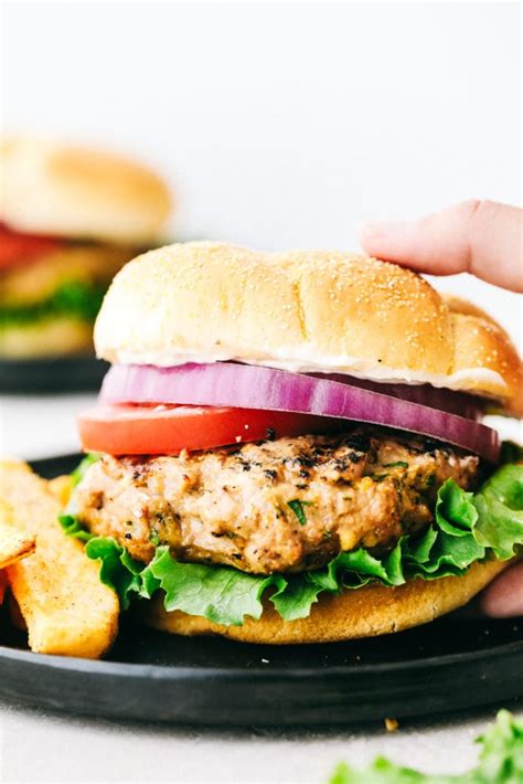 How many protein are in grilled turkey burger - calories, carbs, nutrition