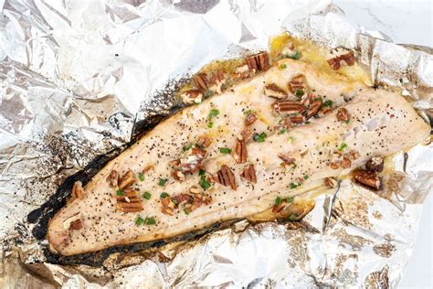 How many protein are in grilled walleye (83026.1) - calories, carbs, nutrition