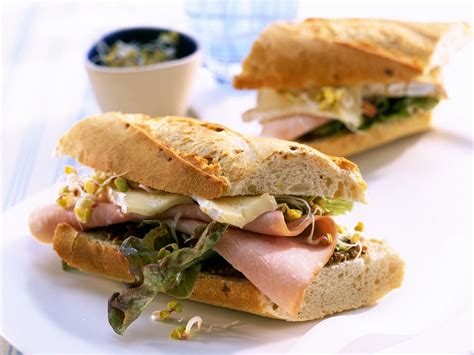 How many protein are in ham and brie sandwich - calories, carbs, nutrition