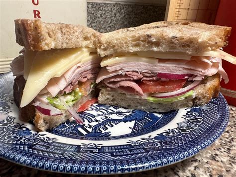 How many protein are in ham and swiss on marble rye - calories, carbs, nutrition