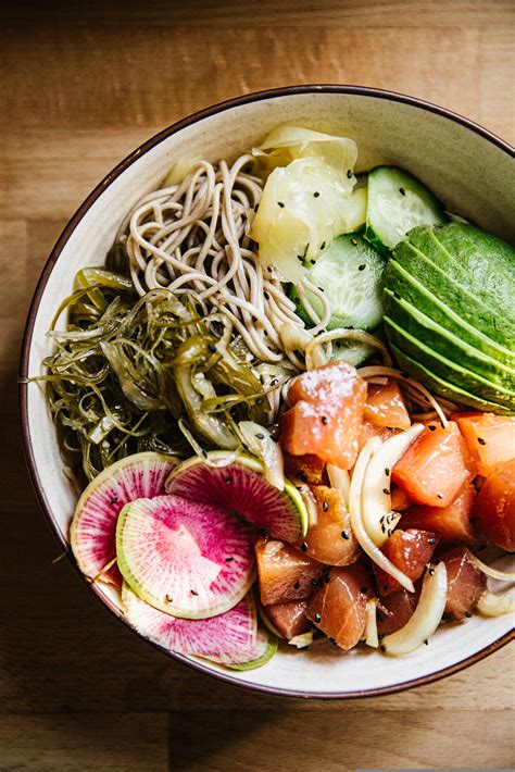 How many protein are in hawaiian poke bowl with soba noodles - calories, carbs, nutrition