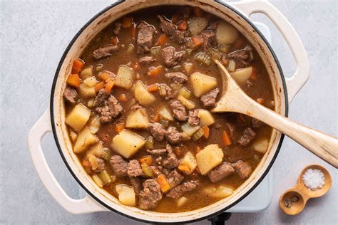 How many protein are in hearty beef stew - calories, carbs, nutrition