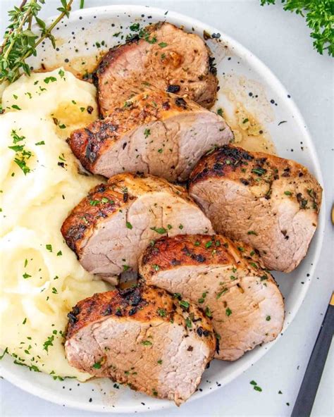 How many protein are in herb crusted pork loin - calories, carbs, nutrition