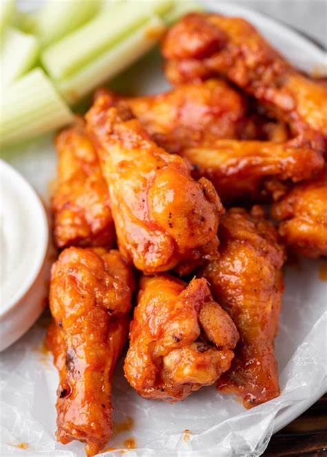 How many protein are in honey dip-style chicken wings - calories, carbs, nutrition