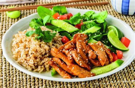 How many protein are in honey lime chicken with sesame bun - calories, carbs, nutrition