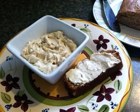 How many protein are in honey walnut cream cheese spread - calories, carbs, nutrition