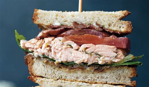 How many protein are in hot smoked salmon club sandwich - calories, carbs, nutrition