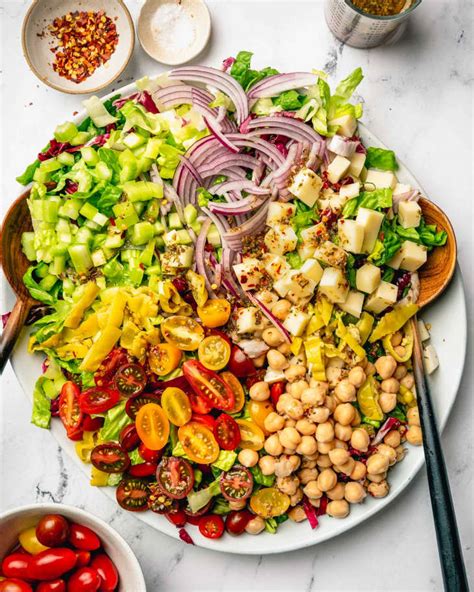 How many protein are in house chopped salad - calories, carbs, nutrition