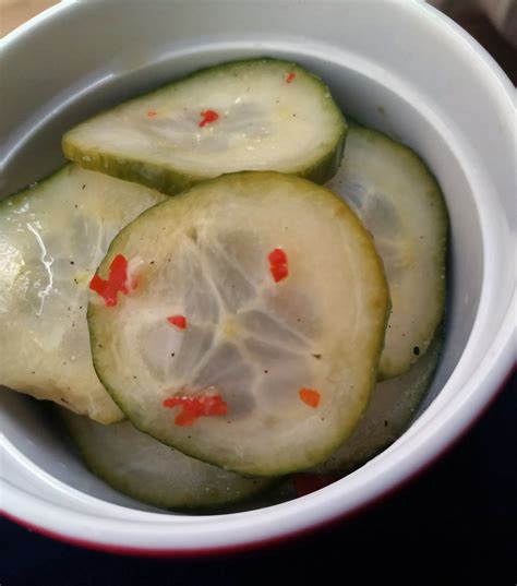 How many protein are in house cured pickles - calories, carbs, nutrition