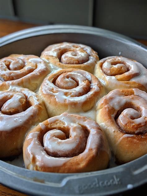 How many protein are in house made cinnamon rolls - calories, carbs, nutrition