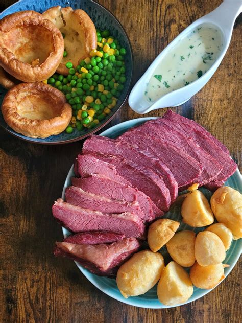 How many protein are in house made corned beef - calories, carbs, nutrition