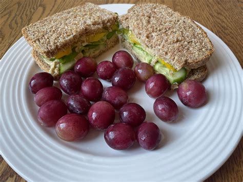 How many protein are in hummus, cucumber, tomato sandwich - calories, carbs, nutrition