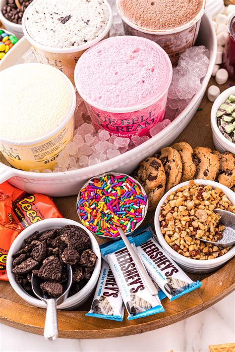 How many protein are in ice cream sundae bar - calories, carbs, nutrition
