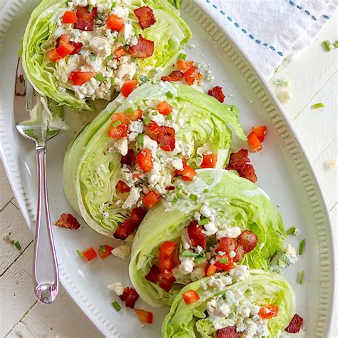 How many protein are in iceberg salad with blue cheese - calories, carbs, nutrition