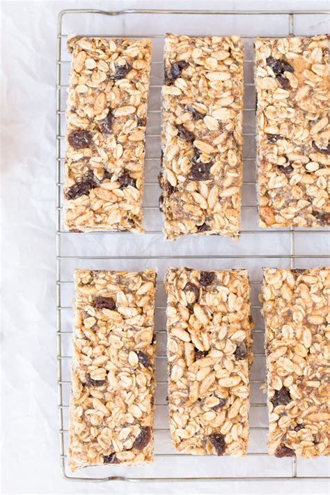How many protein are in iced oatmeal raisin - calories, carbs, nutrition