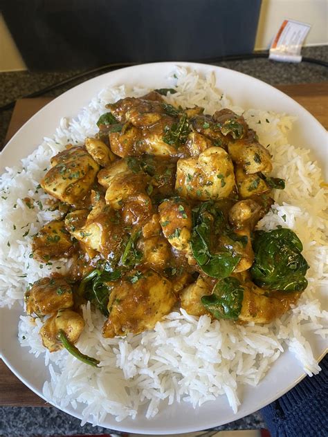 How many protein are in indian chicken balti with basmati rice - calories, carbs, nutrition