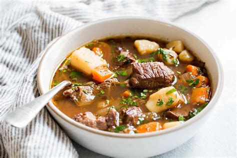 How many protein are in irish beef stew - calories, carbs, nutrition