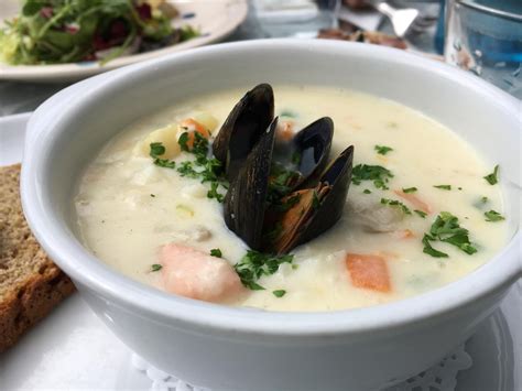 How many protein are in irish chowder - calories, carbs, nutrition