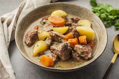 How many protein are in irish lamb stew - calories, carbs, nutrition