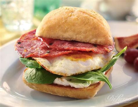 How many protein are in italian breakfast roll - calories, carbs, nutrition