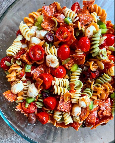 How many protein are in italian mini-sub withpasta salad - calories, carbs, nutrition