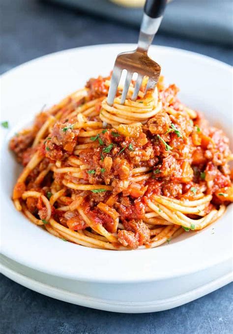 How many protein are in italian spaghetti bolognaise - calories, carbs, nutrition