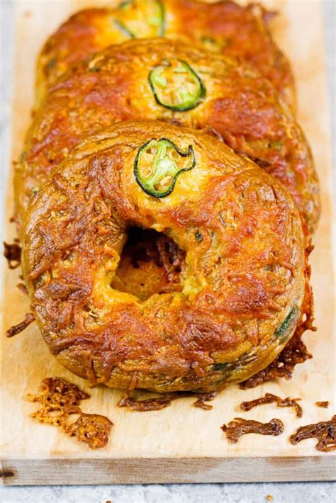 How many protein are in jalapeno cheddar bagel - calories, carbs, nutrition