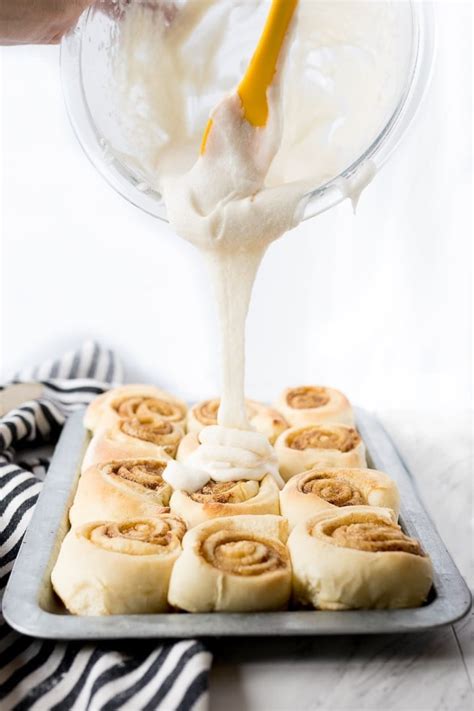 How many protein are in java cinnamon roll, with frosting - calories, carbs, nutrition