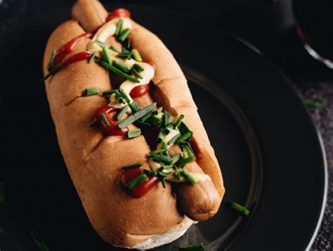 How many protein are in jolly hotdog - calories, carbs, nutrition