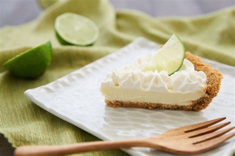 How many protein are in key lime pie 1/8 pie - calories, carbs, nutrition