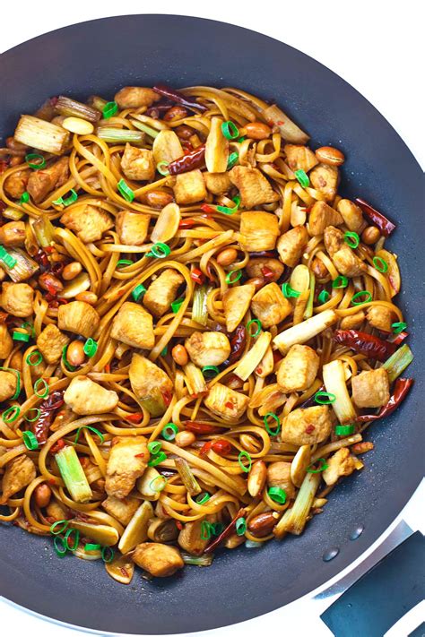 How many protein are in kung pao linguine with almonds (21817.0) - calories, carbs, nutrition