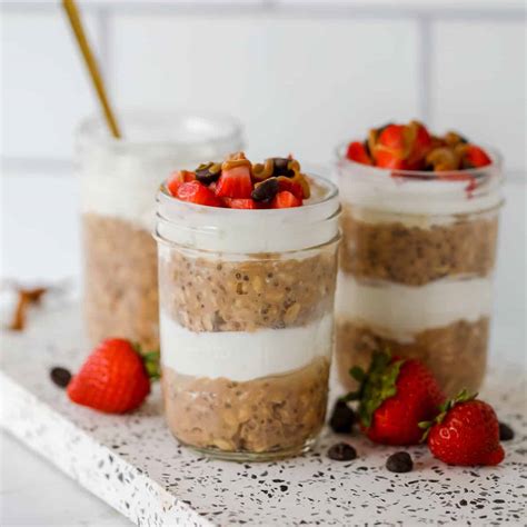 How many protein are in layered parfait overnight oats carnival - calories, carbs, nutrition