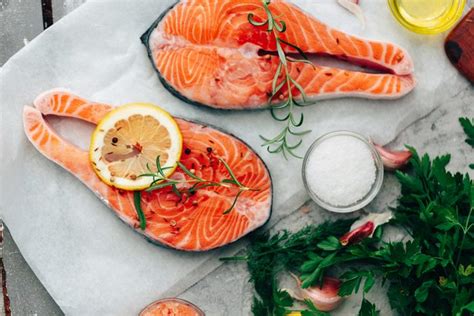 How many protein are in lemon and herb salmon - calories, carbs, nutrition