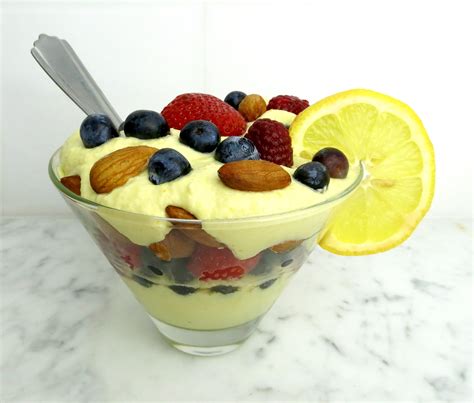 How many protein are in lemon berry parfait - calories, carbs, nutrition