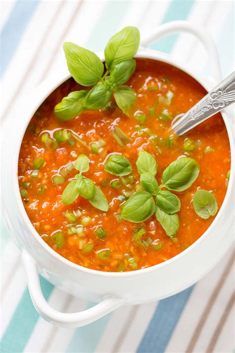 How many protein are in light summer tomato soup with fresh herbs - calories, carbs, nutrition