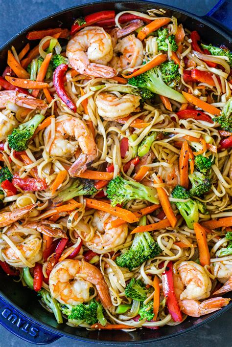 How many protein are in lo mein salad - calories, carbs, nutrition