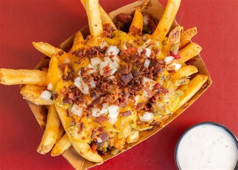 How many protein are in loaded fresh cut fries - calories, carbs, nutrition