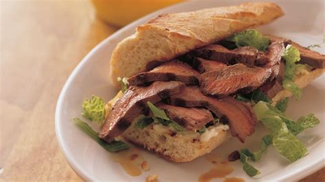 How many protein are in london broil sandwich with onion & salsa - calories, carbs, nutrition