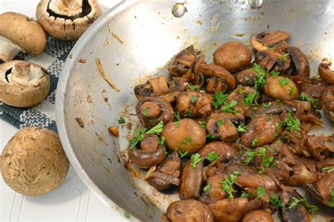 How many protein are in ls mushroom sauta© with onions (1266.2) - calories, carbs, nutrition