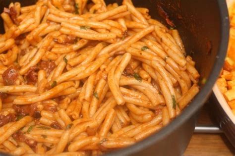 How many protein are in macaroni milanaise - calories, carbs, nutrition