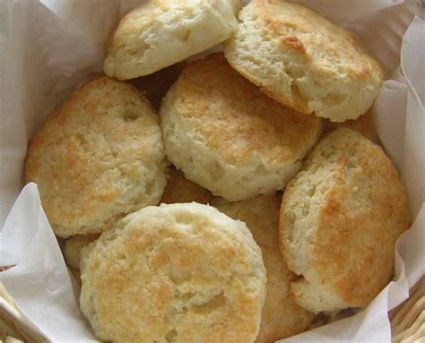 How many protein are in made from scratch biscuit - calories, carbs, nutrition