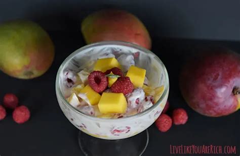 How many protein are in mango pineapple raspberry parfait - calories, carbs, nutrition
