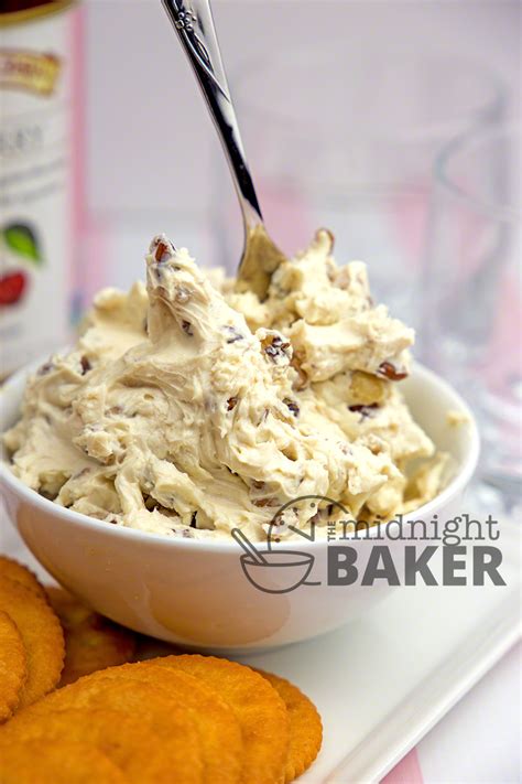 How many protein are in maple nut cream cheese - calories, carbs, nutrition