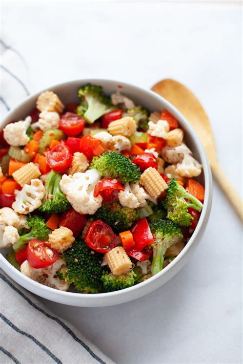 How many protein are in marinated vegetable salad - calories, carbs, nutrition