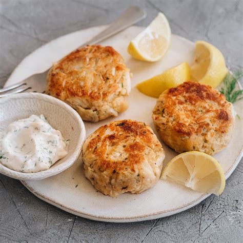 How many protein are in maryland crab cakes - calories, carbs, nutrition