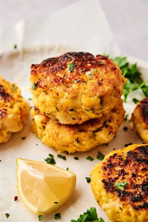 How many protein are in maryland crab cakes - calories, carbs, nutrition